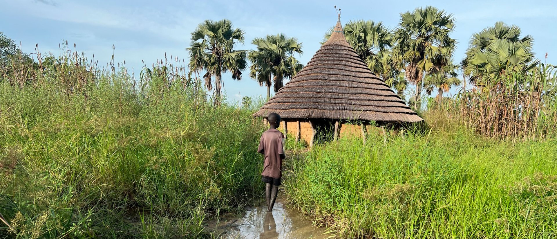 Sudán del Sur - Niño en una aldea