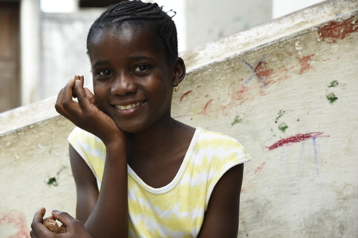 Niña en Mozambique - Save the Children resultados anuales 2019 - En portada una niña en mozambique
