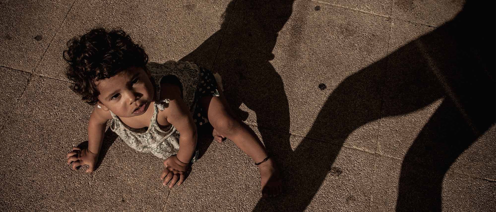 Violencia-intrafamiliar - Niña llorando que sufre violencia en el ámbito familiar Violencia-intrafamiliar