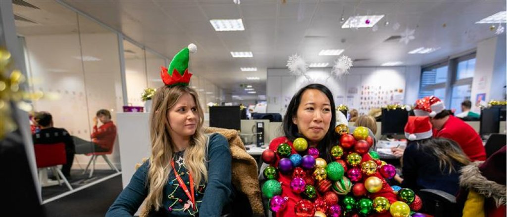 El Christmas Jumper Day permite pasar un momento divertido con los compañeros de trabajo mientras se contribuye con una buena causa