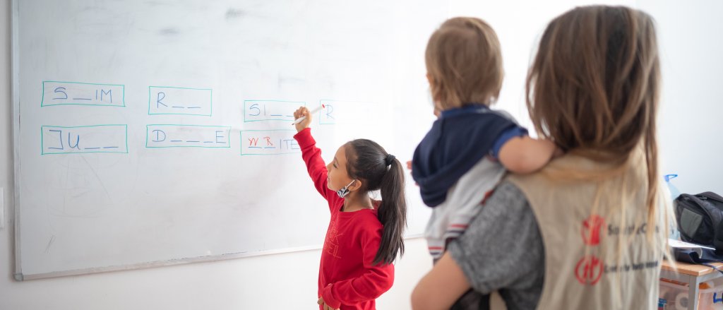 Actividades de educación en el espacio amigable para la infancia en Belgrado