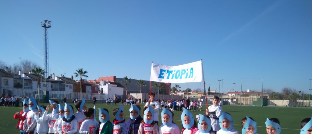13-carrera-solidaria-colegio-maestros-antonio-rodriguez-1.jpg 13-carrera-solidaria-colegio-maestros-antonio-rodriguez-1.jpg