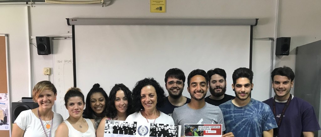 mercadillo-solidario-centro-formacion-profesional-juan-xxiii-3.jpg mercadillo-solidario-centro-formacion-profesional-juan-xxiii-3.jpg