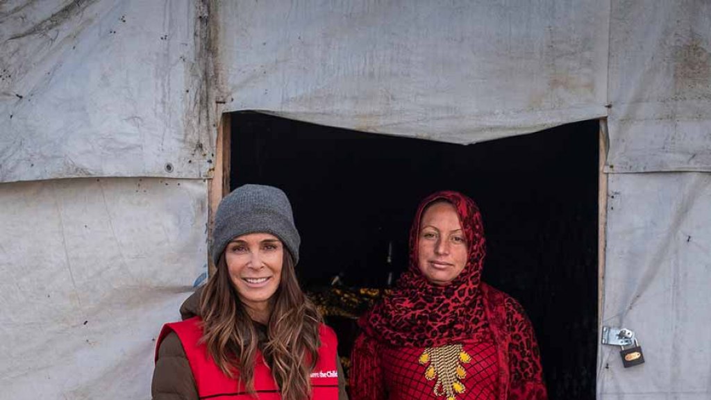 Lydia Bosch en Libano con una familia