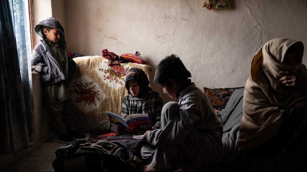 Niños y niñas en Afganistán