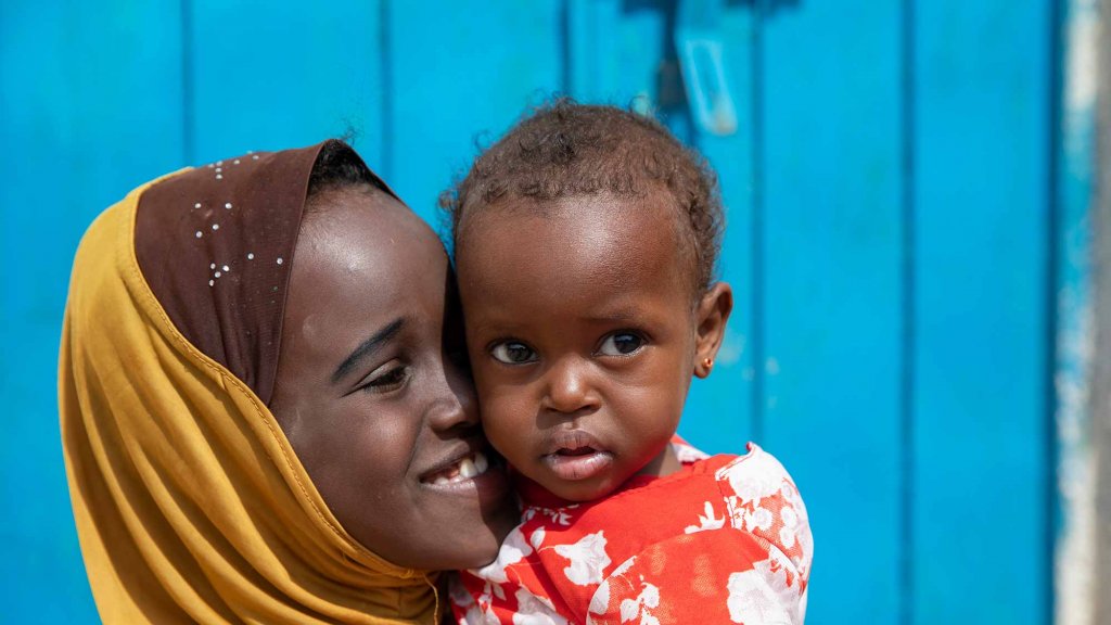 Fátima y Fatun, dos hermanas somalies - Desnutrición en África Fátima y Fatun, dos hermanas somalies
