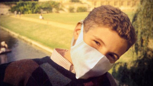 Pablo Casado de niño con mascarilla - Campaña #QueNadieQuedeAtrás