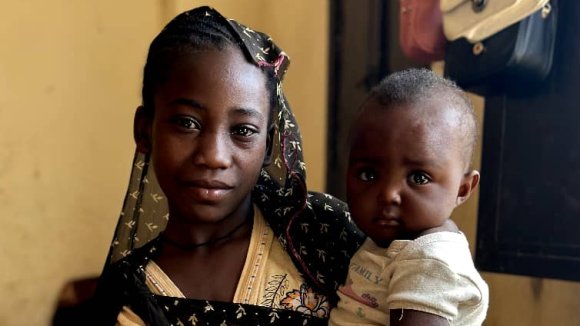 Aya y Ranya, niñas refugiadas de Sudán Aya y Ranya, niñas refugiadas de Sudán