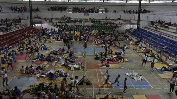 evacuados por el volcal Taal en Filipinas evacuados por el volcal Taal en Filipinas