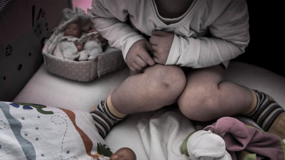 Firma contra la violencia infantil