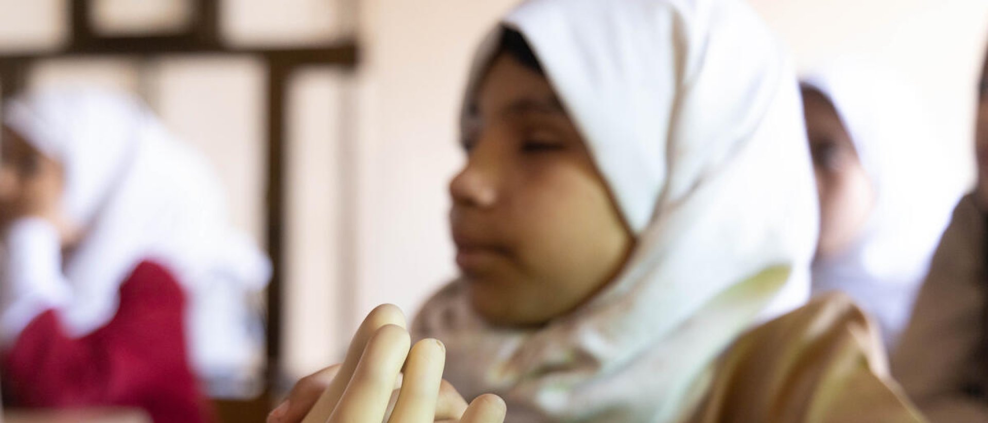 Maha, amputada por una mina en Yemen