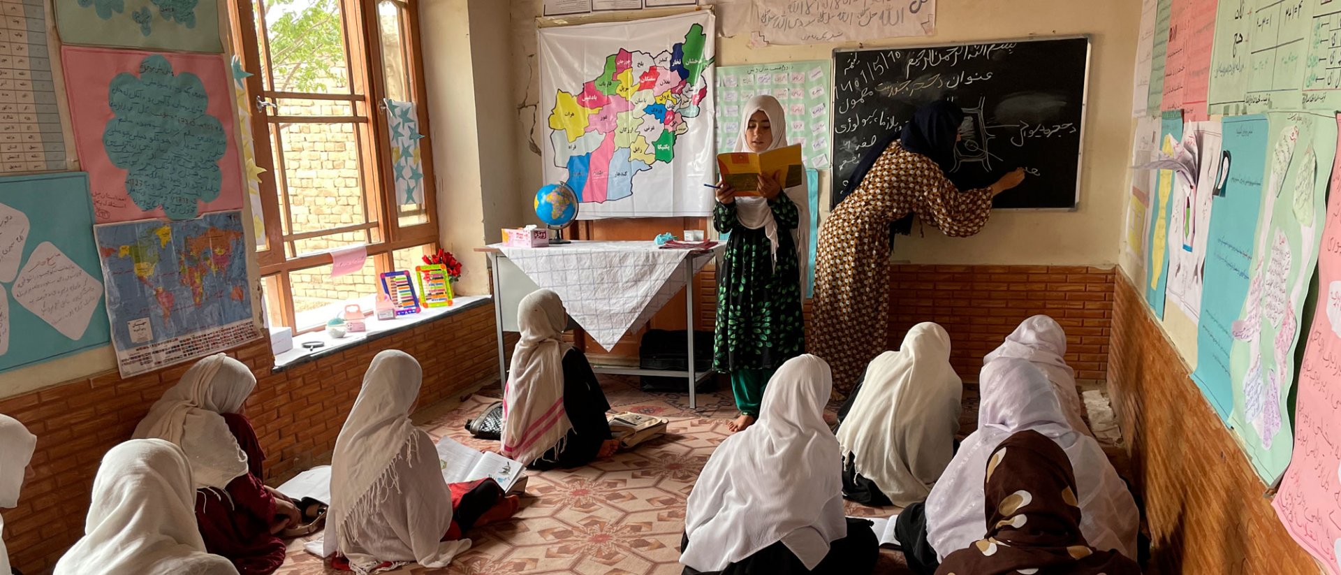 1-año-talibanes_niñas que acudían a la escuela