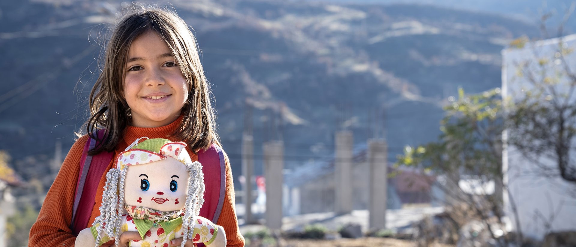 Asli, una niña que atendimos tras el terremoto en Turquía
