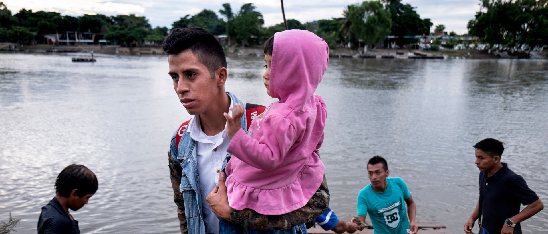 Frontera Estados Unidos - Un padre con su niño