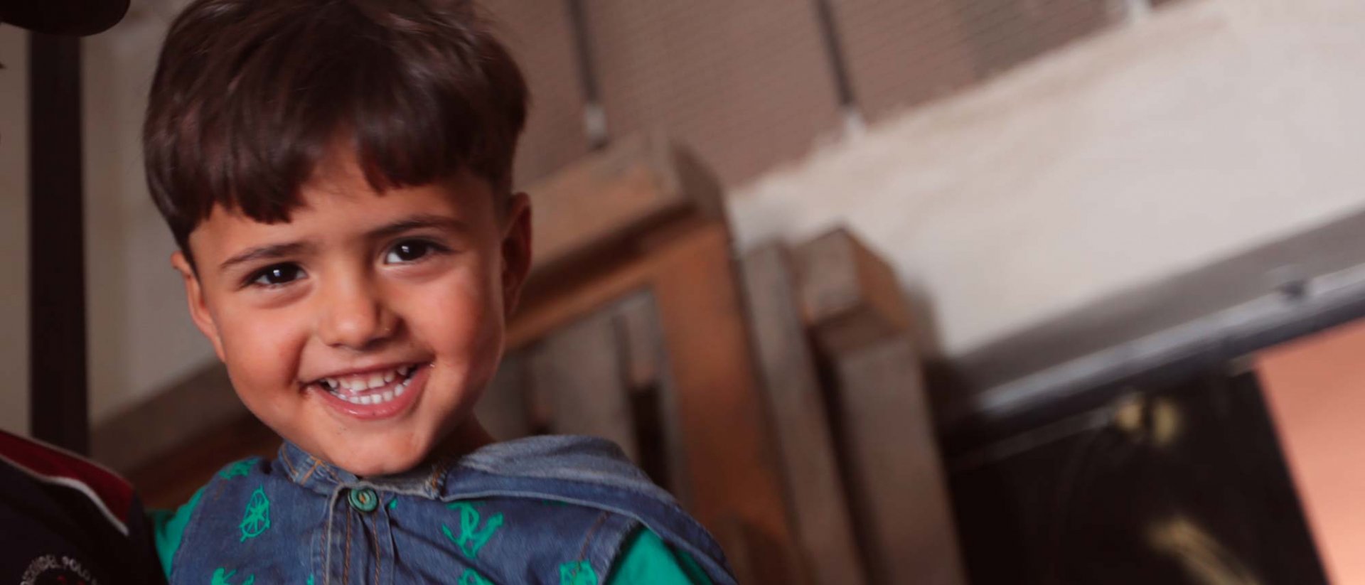 La historia de Salwa e Issa, niños en Siria. En la foto Issa, un niño de 3 años recuperado después de una intervención Salwa e Issa, niños en Siria
