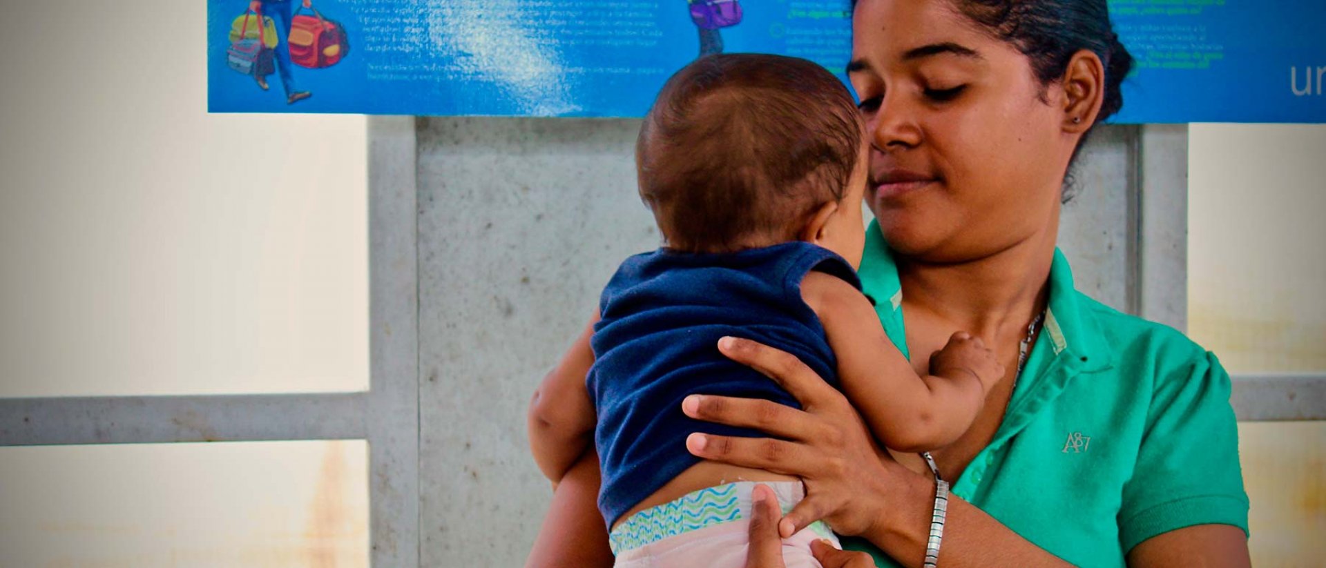 Madre venezolana en busca de atención médica 