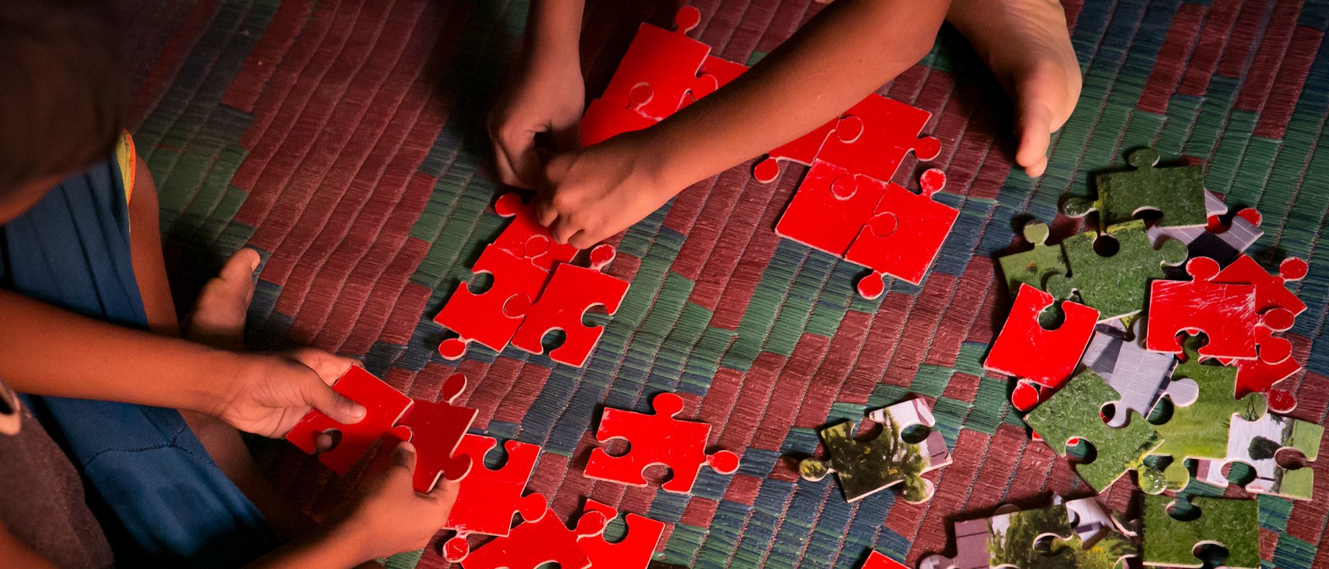 Niños rohingya refugiados en un campamento Niños rohingya refugiados