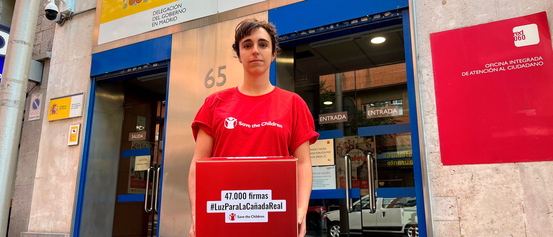 2 años sin luz en la Cañada Real - Entrega firmas 2 años sin luz en la Cañada Real - Entrega firmas
