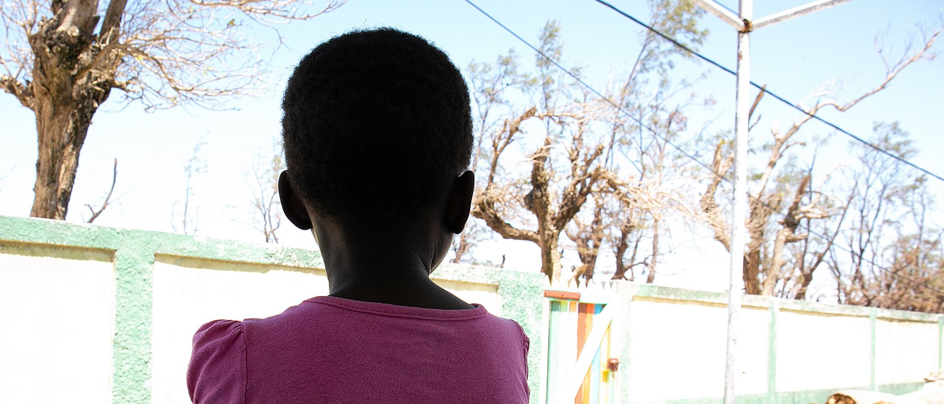 Niña sola en Mozambique tras el pase del ciclón Mozambique Save the Children