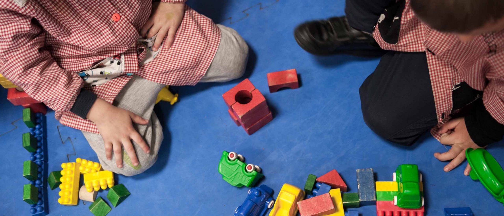 Programa de 3 a 6 de Save the Children - Niños jugando en una escuela infantil Programa de 3 a 6