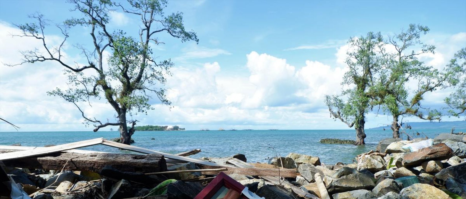 tsunami-indonesia.jpg tsunami-indonesia.jpg