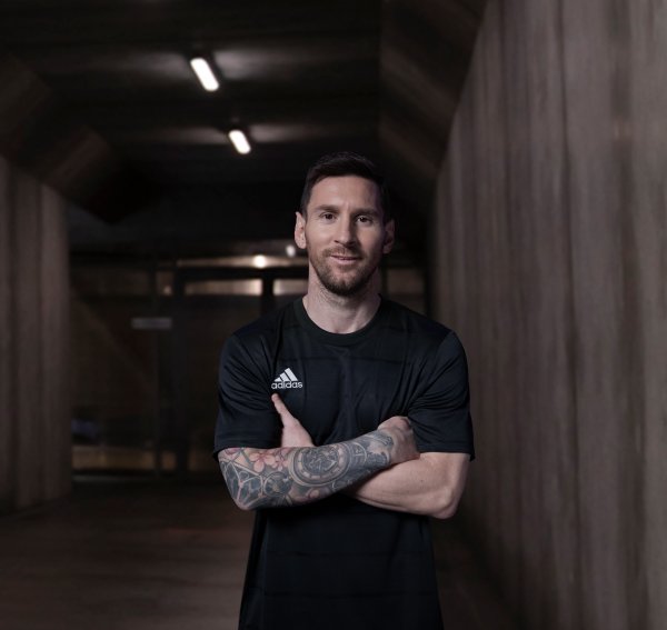El futbolista Messi, embajador global de Mastercard, lanza una nueva campaña de recaudación de fondos para la salud y la educación de la infancia