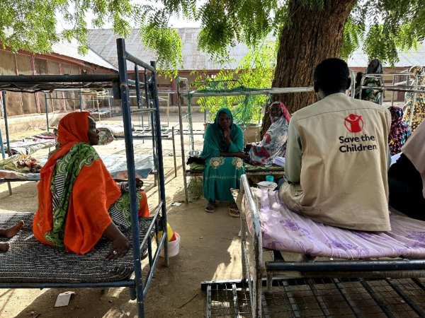 La oficina de Save the Children Sudán ha estado en un viaje de evaluación de necesidades en el estado de Gezira, el 9 de mayo de 2023, para identificar las necesidades de la comunidad local bajo los combates. Muchas de las instalaciones en las que operaba Save the Children Sudán tuvieron que cerrar debido al conflicto en curso en Sudán. La oficina de Save the Children Sudán ha estado en un viaje de evaluación de necesidades en el estado de Gezira, el 9 de mayo de 2023, para identificar las necesidades de la comunidad local bajo los combates. Muchas de las instalaciones en las que operaba Save the Children Sudán tuvieron que cerrar debido al conflicto en curso en Sudán.