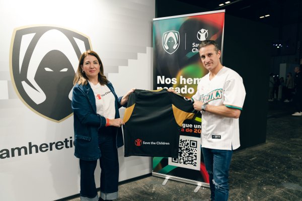 Celia Zafra, responsable de comunicación de Save the Children, y Diego Soro, director de Estrategia de Team Heretics. Celia Zafra, responsable de comunicación de Save the Children, y Diego Soro, director de Estrategia de Team Heretics.