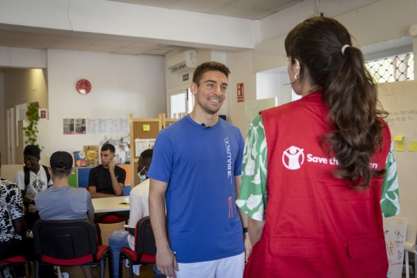 El jugador de pádel Martín Di Nenno se convierte en embajador de Save the Children España y apoyará el trabajo de la organización en educación. El jugador de pádel Martín Di Nenno se convierte en embajador de Save the Children España y apoyará el trabajo de la organización en educación.