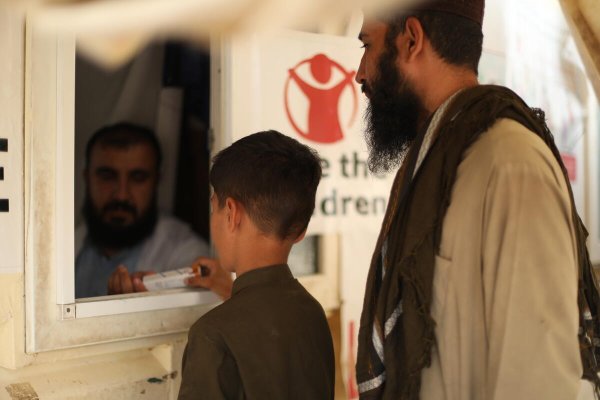 Después de que Omid (12) y su familia se vieran obligados a abandonar su hogar en Pakistán, regresaron a Afganistán enfrentándose a un futuro incierto.