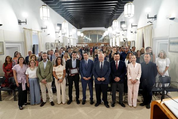 Recepción del I Premio María Díaz Cañete a la Concordia en Andalucía