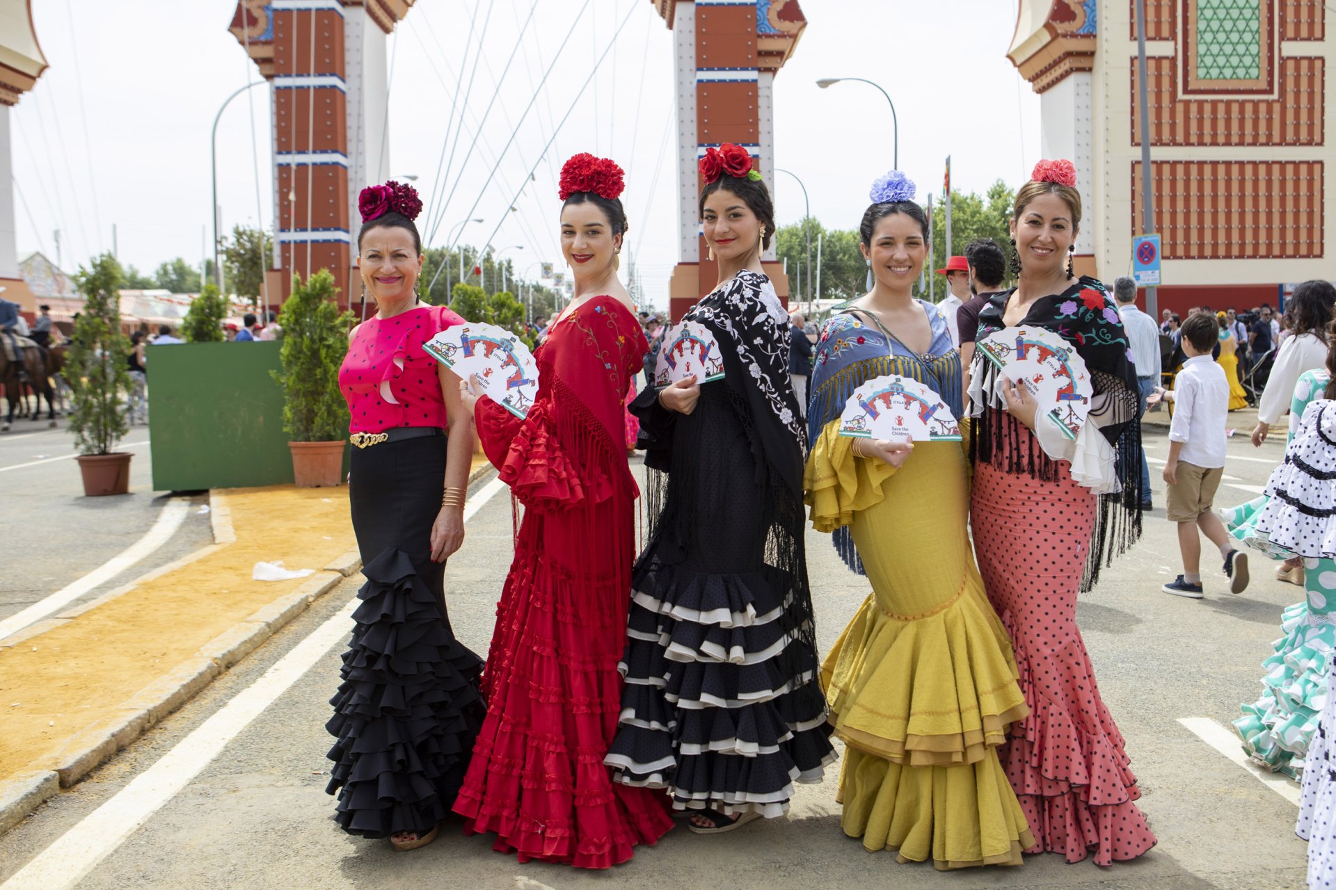 Reparto de abanico Feria de Sevilla