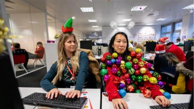 El Christmas Jumper Day permite pasar un momento divertido con los compañeros de trabajo mientras se contribuye con una buena causa