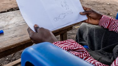 6 violaciones graves infancia en zonas de guerra - Un dibujo hecho por un niño que recuerda las atrocidades de la guerra