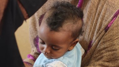 Niño asistido en Sudán
