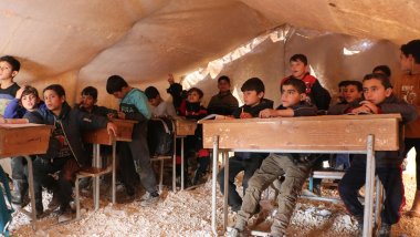 Escuela en campo de refugiados de Siria