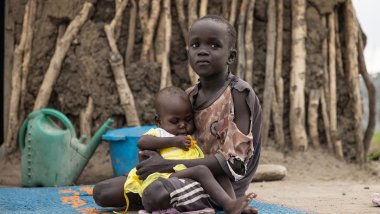 Tut cuida de su hermana Machar en Sudán del Sur