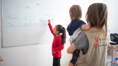 Actividades de educación en el espacio amigable para la infancia en Belgrado