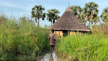 Sudán del Sur - Niño en una aldea