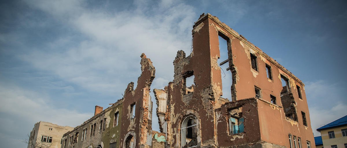 Ucrania conflicto edificio derrumbado